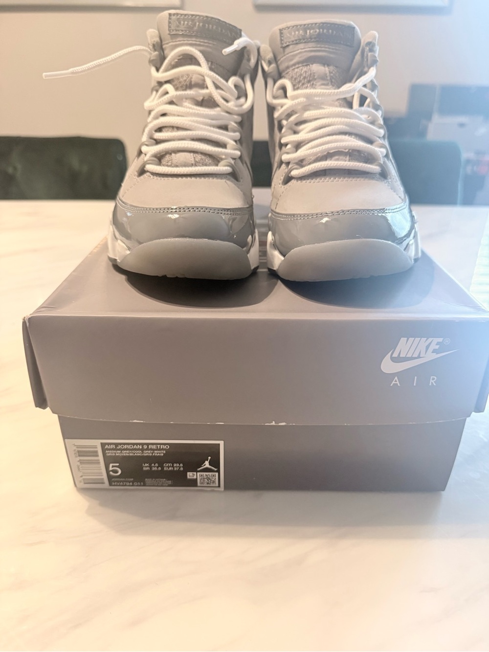 Jordan Kids Sneakers in Light Gray and White